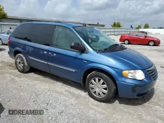 2005 Chrysler Town & Country Touring with VIN 2C4GP54L85R395604, listed as a Copart auction lot 65786054 with 235,271 mi miles and Salvage Title. Bid and sale history available at DreamBid. Image 4.