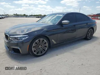 2019 BMW 5 Series M550i xDrive z VIN WBAJB9C56KB288993, wystawiony jako Copart lot #57566415 z przebiegiem Nie podano mil oraz Nie do naprawy • Non repairable. Historia ofert i sprzedaży dostępna na DreamBid. Obrazek 1.