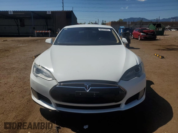 2013 Tesla Model S with VIN 5YJSA1AG3DFP11108, listed as a Copart auction lot 56247045 with 159,703 mi miles and Clean title. Bid and sale history available at DreamBid. Image 5.