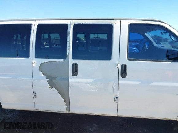 2012 Chevrolet Express Passenger 1LT с VIN 1GAZG1FG1C1140935, выставлен на аукционе IAAI как лот 40887987 с пробегом 362 780 миль миль и . История ставок и продаж доступна на DreamBid. Изображение 13.