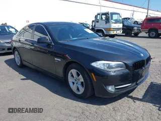 2012 BMW 5 Series 528i xDrive with VIN WBAXH5C54CDW07833, listed as a IAAI auction lot 42058437 with 118,213 mi miles. Bid and sale history available at carsss.com. Image 1.