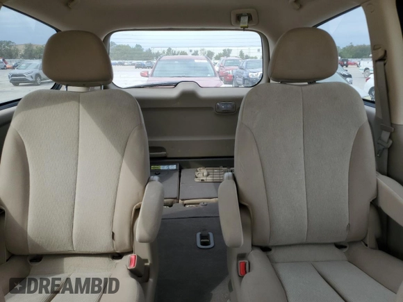 2011 Kia Sedona LX with VIN KNDMG4C76B6367949, listed as a Copart auction lot 76192014 with 84,628 mi miles and Clean Title. Bid and sale history available at carsss.com. Image 10.