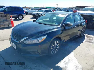 2017 Nissan Altima SR z VIN 1N4AL3AP4HC205670, wystawiony jako IAAI lot #41613157 z przebiegiem 153 600 mil mil oraz . Historia ofert i sprzedaży dostępna na DreamBid. Obrazek 18.