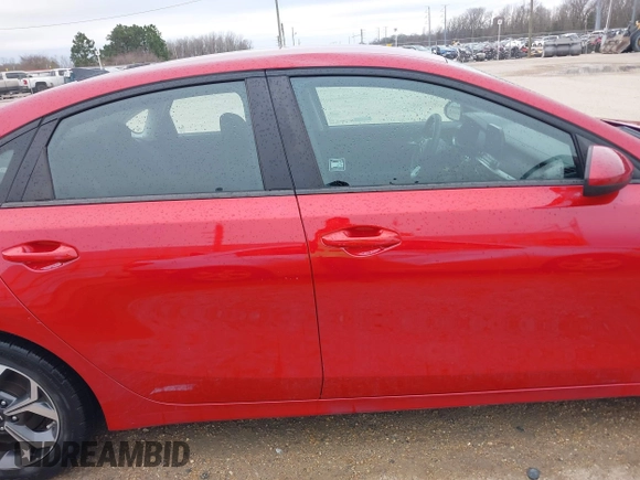 2019 Kia Forte LXS z VIN 3KPF24AD6KE084266, wystawiony jako IAAI lot #41566565 z przebiegiem 70 512 mil mil oraz . Historia ofert i sprzedaży dostępna na DreamBid. Obrazek 12.