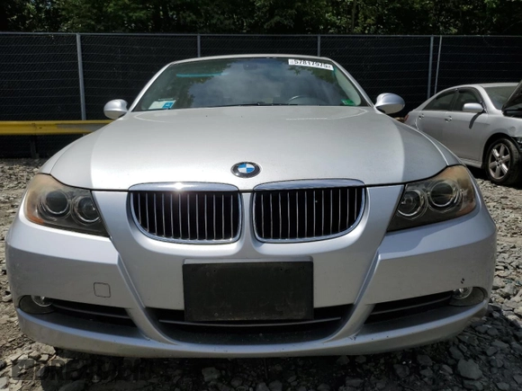 2006 BMW 3 Series 330i with VIN WBAVB33536PS06970, listed as a Copart auction lot 57817975 with 33,078 mi miles and Clean title. Bid and sale history available at DreamBid. Image 5.