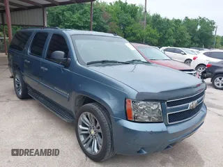 2008 Chevrolet Suburban LS with VIN 1GNFC16008J199742, listed as a IAAI auction lot 42175563 with 288,973 mi miles and . Bid and sale history available at DreamBid. Image 1.