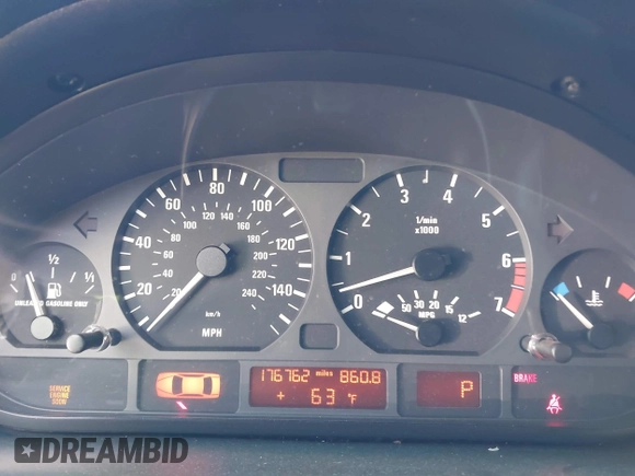 2002 BMW 3 Series 325i with VIN WBAET37482NG74460, listed as a IAAI auction lot 41712972 with 176,762 mi miles. Bid and sale history available at carsss.com. Image 7.