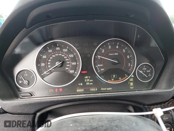 2013 BMW 3 Series 328i xDrive z VIN WBA3B5C51DF593458, wystawiony jako Copart lot #64755635 z przebiegiem 88 820 mil mil oraz Szkoda całkowita • Salvage title. Historia ofert i sprzedaży dostępna na DreamBid. Obrazek 9.