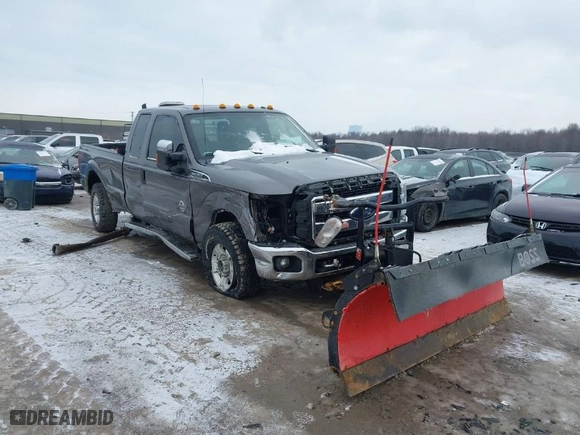 2014 Ford Super Duty F-250 SRW XLT with VIN 1FT7X2BT2EEB59870, listed as a IAAI auction lot 41355792 with 191,891 mi miles. Bid and sale history available at carsss.com. Image 1.