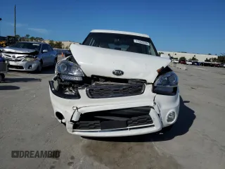 2013 Kia Soul + with VIN KNDJT2A61D7589678, listed as a Copart auction lot 77333344 with 83,573 mi miles and Salvage Title. Bid and sale history available at carsss.com. Image 5.
