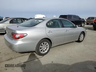 2002 Lexus ES 300 with VIN JTHBF30G825017879, listed as a Copart auction lot 81544894 with 245,783 mi miles and Salvage Title. Bid and sale history available at DreamBid. Image 3.