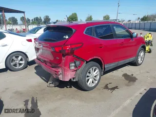 2018 Nissan Rogue Sport SV with VIN JN1BJ1CP9JW164787, listed as a IAAI auction lot 41988580 with 167,001 mi miles. Bid and sale history available at carsss.com. Image 4.