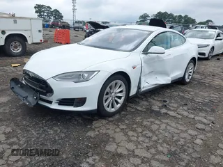 2016 Tesla Model S 70 with VIN 5YJSA1E11GF132984, listed as a IAAI auction lot 42428634 with Not provided miles and . Bid and sale history available at DreamBid. Image 18.