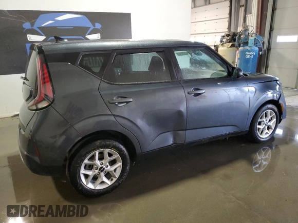 2023 Kia Soul LX with VIN KNDJ23AU5P7883418, listed as a Copart auction lot 55080605 with 39,292 mi miles and Salvage Title. Bid and sale history available at carsss.com. Image 3.
