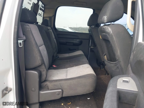 2009 Chevrolet Silverado 1500 LS with VIN 3GCEC13CX9G196238, listed as a IAAI auction lot 41690264 with 258,392 mi miles. Bid and sale history available at carsss.com. Image 8.