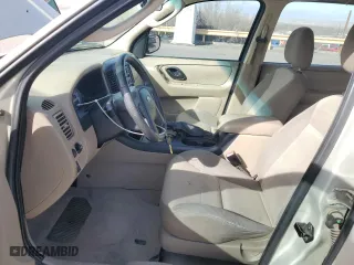 2005 Ford Escape XLS Value with VIN 1FMYU92ZX5KA93124, listed as a Copart auction lot 45337585 with 218,826 mi miles and Salvage Title. Bid and sale history available at carsss.com. Image 7.