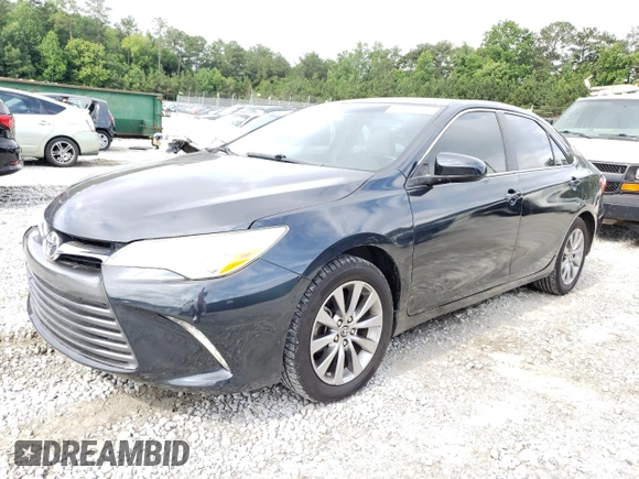 2015 Toyota Camry XLE z VIN 4T1BF1FK4FU016270, wystawiony jako Copart lot #60575235 z przebiegiem 124 066 mil mil oraz Czysty tytuł • Clean title. Historia ofert i sprzedaży dostępna na DreamBid. Obrazek 1.