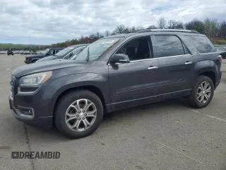 2015 GMC Acadia SLT z VIN 1GKKVRKD4FJ269981, wystawiony jako Copart lot #56053745 z przebiegiem 117 826 mil mil oraz Czysty tytuł • Clean title. Historia ofert i sprzedaży dostępna na DreamBid. Obrazek 1.