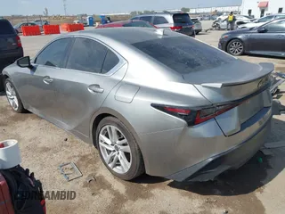 2021 Lexus IS 300 z VIN JTHAA1D26M5112909, wystawiony jako IAAI lot #42062204 z przebiegiem 44 882 mil mil oraz . Historia ofert i sprzedaży dostępna na DreamBid. Obrazek 3.