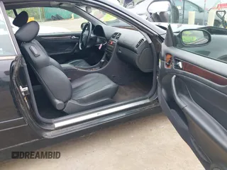 2000 Mercedes-Benz CLK 320/430 z VIN WDBLK65G4YT044091, wystawiony jako IAAI lot #42342250 z przebiegiem 112 325 mil mil oraz . Historia ofert i sprzedaży dostępna na DreamBid. Obrazek 5.