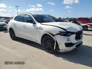 2022 Maserati Levante GT with VIN ZN661XUA1NX400259, listed as a Copart auction lot 42531984 with 26,229 mi miles. Bid and sale history available at carsss.com. Image 4.
