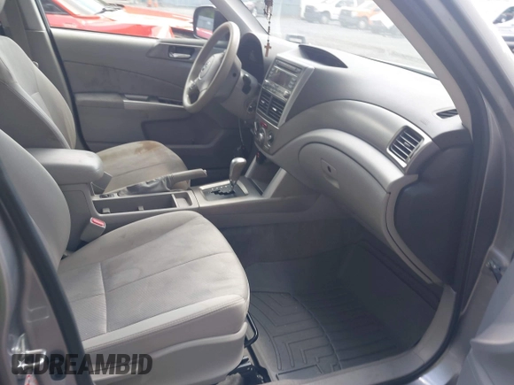 2010 Subaru Forester X Premium z VIN JF2SH6CC8AH750535, wystawiony jako IAAI lot #42799866 z przebiegiem 130 431 mil mil oraz . Historia ofert i sprzedaży dostępna na DreamBid. Obrazek 5.