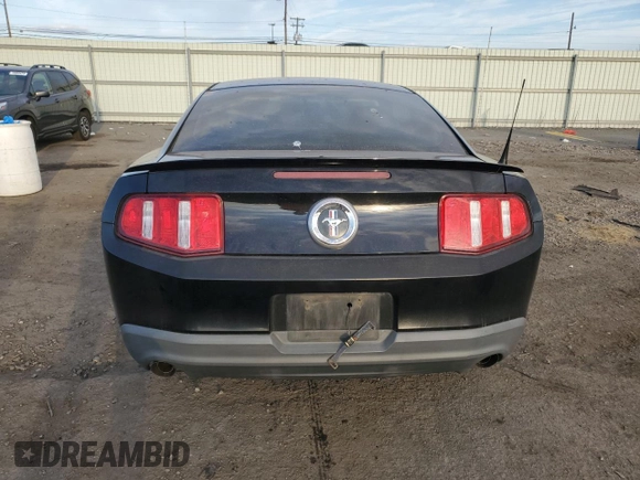 2011 Ford Mustang V6 z VIN 1ZVBP8AM1B5124558, wystawiony jako Copart lot #41516615 z przebiegiem 127 563 mil mil oraz Szkoda całkowita • Salvage title. Historia ofert i sprzedaży dostępna na DreamBid. Obrazek 6.