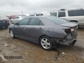 2014 Toyota Camry L with VIN 4T1BF1FK1EU322437, listed as a Copart auction lot 47747555 with 227,751 mi miles and Salvage Title. Bid and sale history available at carsss.com. Image 2.