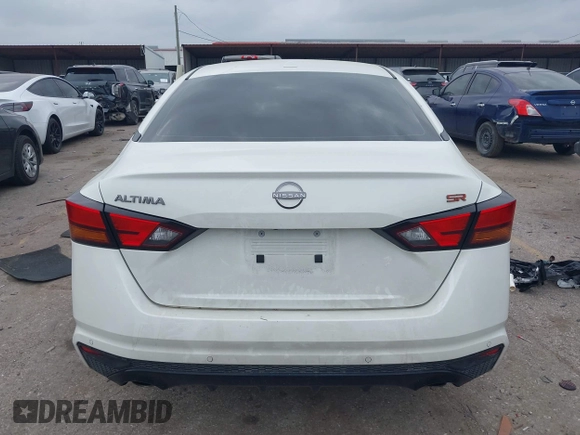 2024 Nissan Altima SR with VIN 1N4BL4CV8RN415264, listed as a IAAI auction lot 41923503 with 15,511 mi miles and . Bid and sale history available at carsss.com. Image 16.
