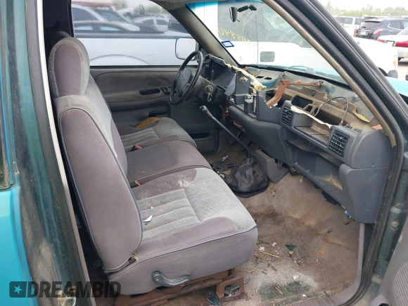 1995 Dodge Ram 2500 with VIN 3B7KC23Z7SM153612, listed as a IAAI auction lot 41885840 with 184,338 mi miles. Bid and sale history available at carsss.com. Image 5.