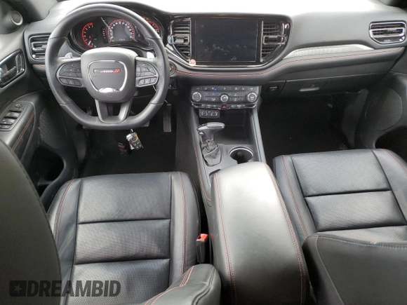 2024 Dodge Durango GT Plus z VIN 1C4RDJDG2RC204710, wystawiony jako Copart lot #49113545 z przebiegiem 17 224 mil mil oraz Czysty tytuł • Clean title. Historia ofert i sprzedaży dostępna na DreamBid. Obrazek 8.