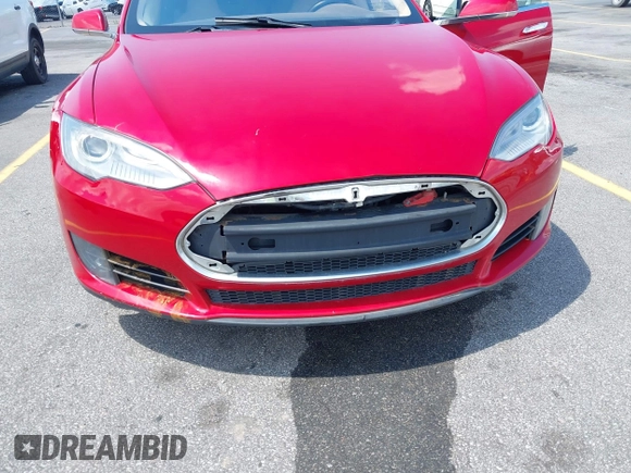 2013 Tesla Model S с VIN 5YJSA1CN9DFP09973, выставлен на аукционе IAAI как лот 42724026 с пробегом 61 546 миль миль и . История ставок и продаж доступна на DreamBid. Изображение 6.