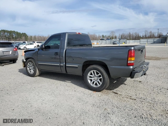 2000 Chevrolet Silverado 1500 with VIN 1GCEC14W7YZ296160, listed as a Copart auction lot 45594295 with 273,596 mi miles and Salvage Title. Bid and sale history available at carsss.com. Image 2.