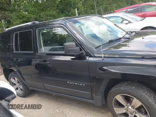 2016 Jeep Patriot Latitude z VIN 1C4NJRFB0GD814670, wystawiony jako IAAI lot #42638264 z przebiegiem 125 190 mil mil oraz . Historia ofert i sprzedaży dostępna na DreamBid. Obrazek 13.