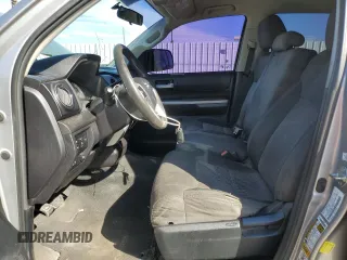 2015 Toyota Tundra SR5 z VIN 5TFEY5F12FX185681, wystawiony jako Copart lot #47140415 z przebiegiem 54 572 mil mil oraz Szkoda całkowita • Salvage title. Historia ofert i sprzedaży dostępna na DreamBid. Obrazek 7.