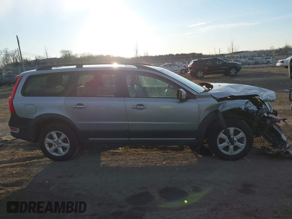 2009 Volvo XC70 3.2L z VIN YV4BZ982491062806, wystawiony jako IAAI lot #41367014 z przebiegiem Nie podano mil oraz . Historia ofert i sprzedaży dostępna na DreamBid. Obrazek 13.