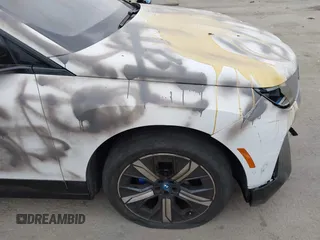 2022 BMW iX xDrive50 z VIN WB523CF01NCK27983, wystawiony jako IAAI lot #42106093 z przebiegiem 21 505 mil mil oraz . Historia ofert i sprzedaży dostępna na DreamBid. Obrazek 19.