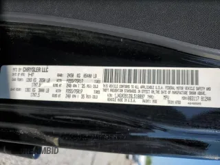 2008 Jeep Wrangler Unlimited X z VIN 1J4GA39128L518897, wystawiony jako Copart lot #52297525 z przebiegiem 163 676 mil mil oraz Nie do naprawy • Non repairable. Historia ofert i sprzedaży dostępna na DreamBid. Obrazek 12.