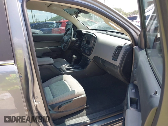 2020 Chevrolet Colorado 2WD Work Truck z VIN 1GCGSBEN5L1250342, wystawiony jako IAAI lot #42385150 z przebiegiem 56 302 mil mil oraz . Historia ofert i sprzedaży dostępna na DreamBid. Obrazek 5.