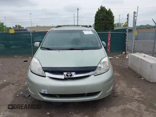 2008 Toyota Sienna XLE с VIN 5TDBK22CX8S011621, выставлен на аукционе IAAI как лот 42274860 с пробегом 283 826 миль миль и . История ставок и продаж доступна на DreamBid. Изображение 12.