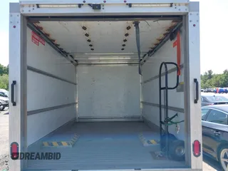 2020 Ford Transit z VIN 1FDBF6Z86LKA32278, wystawiony jako IAAI lot #42511403 z przebiegiem 94 821 mil mil oraz . Historia ofert i sprzedaży dostępna na DreamBid. Obrazek 8.