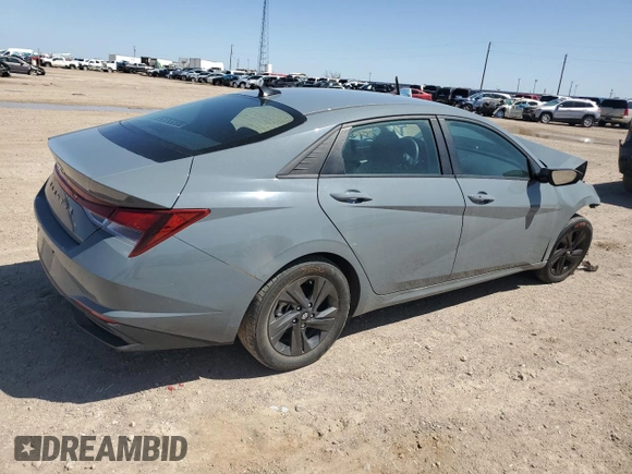2022 Hyundai Elantra SEL z VIN KMHLM4AG4NU305405, wystawiony jako Copart lot #52662805 z przebiegiem 37 329 mil mil oraz Szkoda całkowita • Salvage title. Historia ofert i sprzedaży dostępna na DreamBid. Obrazek 3.