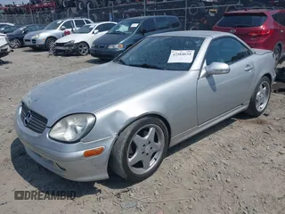 2003 Mercedes-Benz SLK 320 z VIN WDBKK65FX3F289228, wystawiony jako IAAI lot #42584634 z przebiegiem 173 232 mil mil oraz . Historia ofert i sprzedaży dostępna na DreamBid. Obrazek 2.
