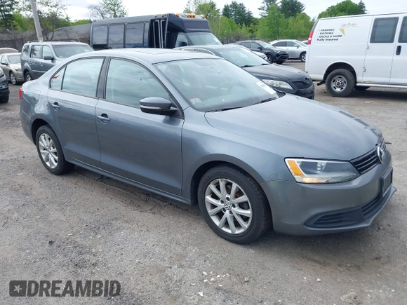 2011 Volkswagen Jetta SE with VIN 3VWDZ7AJ0BM355626, listed as a IAAI auction lot 42306937 with 144,572 mi miles and . Bid and sale history available at DreamBid. Image 1.