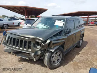 2015 Jeep Patriot Sport with VIN 1C4NJPBA3FD388263, listed as a IAAI auction lot 41813402 with 178,975 mi miles. Bid and sale history available at carsss.com. Image 2.