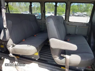 2001 Chevrolet Express with VIN 1GAHG39R711229376, listed as a IAAI auction lot 41948861 with 124,925 mi miles and . Bid and sale history available at carsss.com. Image 8.