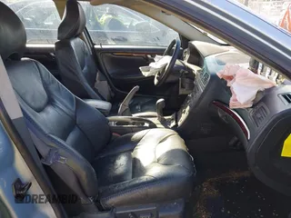 2001 Volvo V70 with VIN YV1SZ58D511026084, listed as a IAAI auction lot 42105983 with 361,165 mi miles and . Bid and sale history available at DreamBid. Image 5.