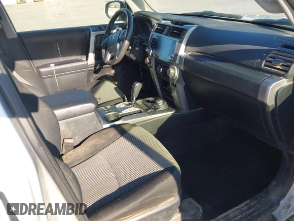 2023 Toyota 4Runner SR5 с VIN JTEMU5JR8P6155561, выставлен на аукционе IAAI как лот 41465467 с пробегом 48 228 миль миль и . История ставок и продаж доступна на DreamBid. Изображение 5.