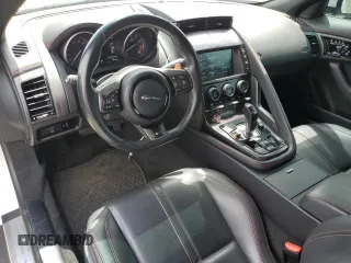 2015 Jaguar F-Type R z VIN SAJWA6DAXFMK15045, wystawiony jako Copart lot #58995495 z przebiegiem 51 044 mil mil oraz Tytuł czysty. Historia ofert i sprzedaży dostępna na DreamBid. Obrazek 8.