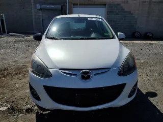 2013 Mazda 2 Touring z VIN JM1DE1LY5D0160472, wystawiony jako Copart lot #50191085 z przebiegiem 116 911 mil mil oraz Czysty tytuł • Clean title. Historia ofert i sprzedaży dostępna na DreamBid. Obrazek 5.